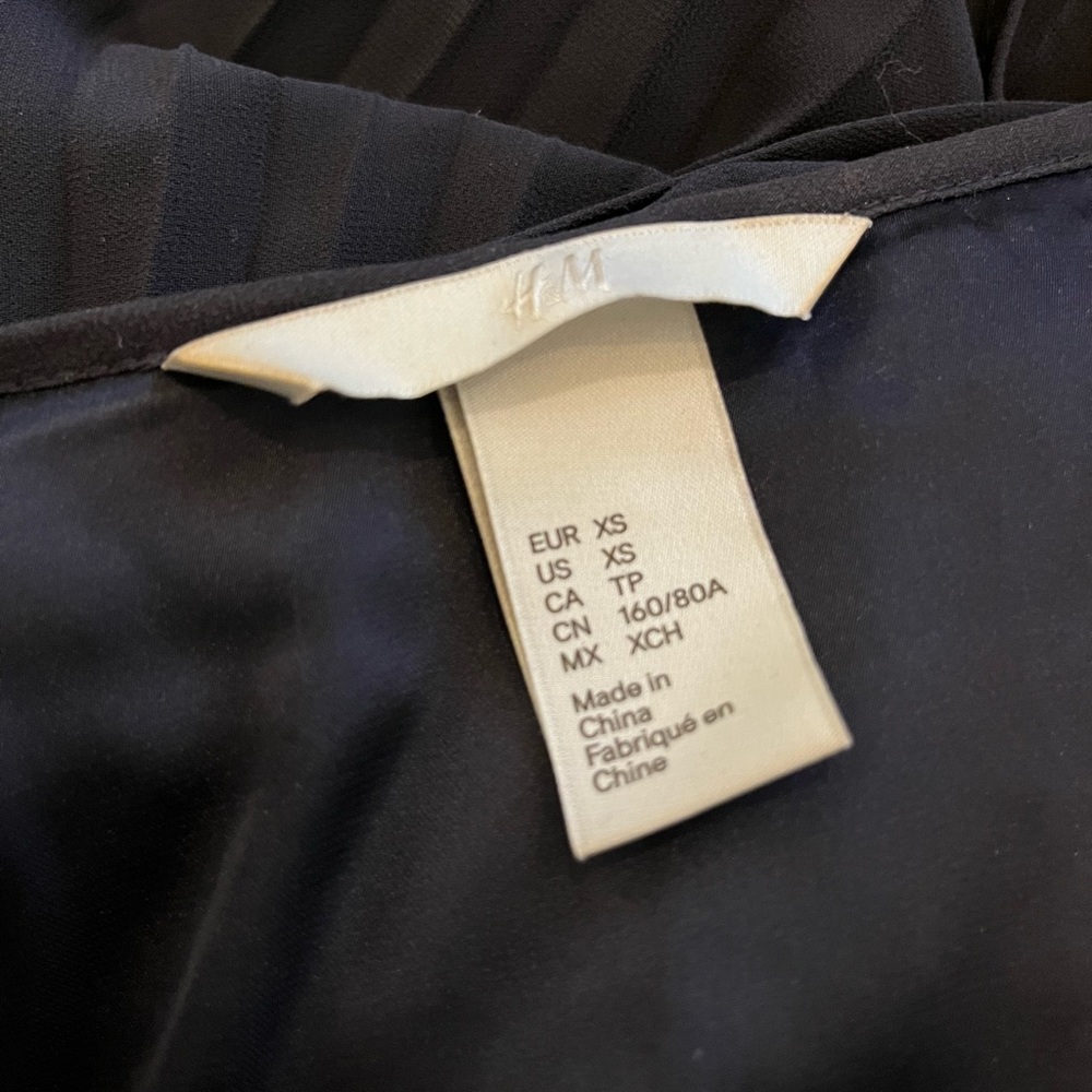 H&M Ankle Length Navy Pleated Dress - Picture 4 of 9